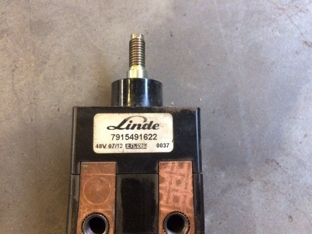Emergency stop switch for Linde L14-16, Series 372 - Elektros sistema - Krovimo technika: foto 3 Emergency stop switch for Linde L14-16, Series 372 - Elektros sistema - Krovimo technika: foto 3