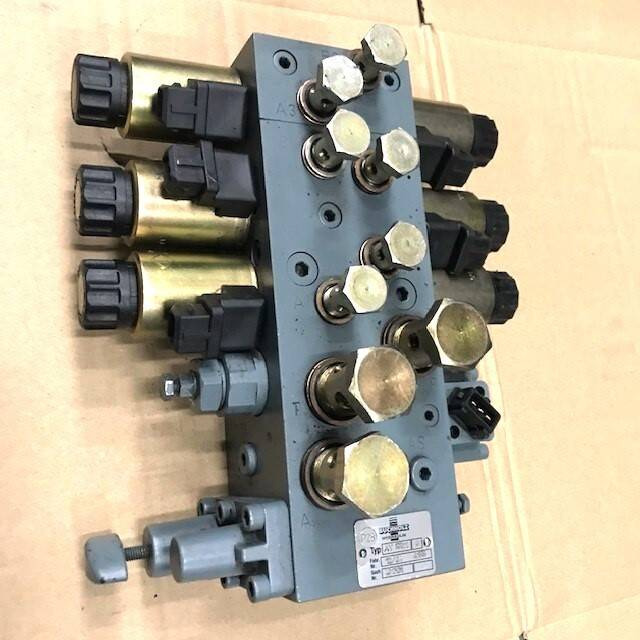 Hydraulic block for Caterpillar - Hidraulinis vožtuvas - Krovimo technika: foto 3 Hydraulic block for Caterpillar - Hidraulinis vožtuvas - Krovimo technika: foto 3