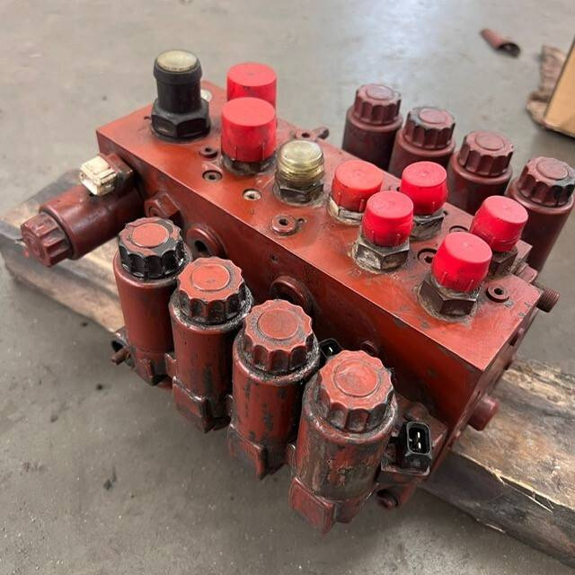 Hydraulic control valve VW12-M4 275bar - Hidraulinis vožtuvas - Krovimo technika: foto 1 Hydraulic control valve VW12-M4 275bar - Hidraulinis vožtuvas - Krovimo technika: foto 1