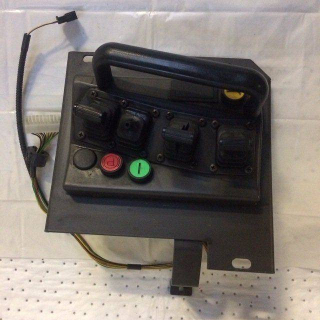 Lever board for Atlet UNN - Elektros sistema - Krovimo technika: foto 1 Lever board for Atlet UNN - Elektros sistema - Krovimo technika: foto 1