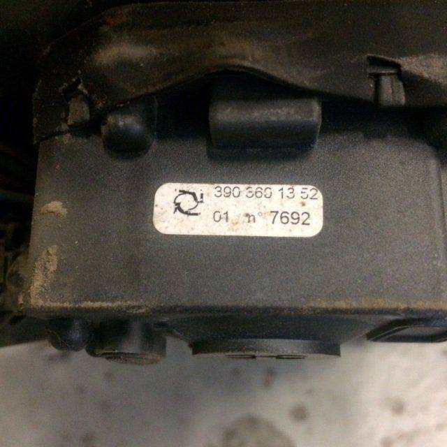 Levers Hydraulic Control for Linde R14, Series 115 - Elektros sistema - Krovimo technika: foto 2 Levers Hydraulic Control for Linde R14, Series 115 - Elektros sistema - Krovimo technika: foto 2