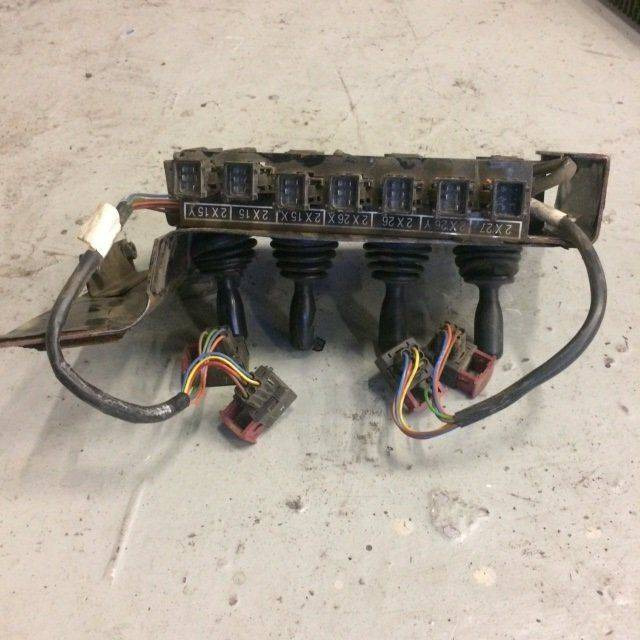 Levers Hydraulic Control for Linde R14, Series 115 - Elektros sistema - Krovimo technika: foto 3 Levers Hydraulic Control for Linde R14, Series 115 - Elektros sistema - Krovimo technika: foto 3