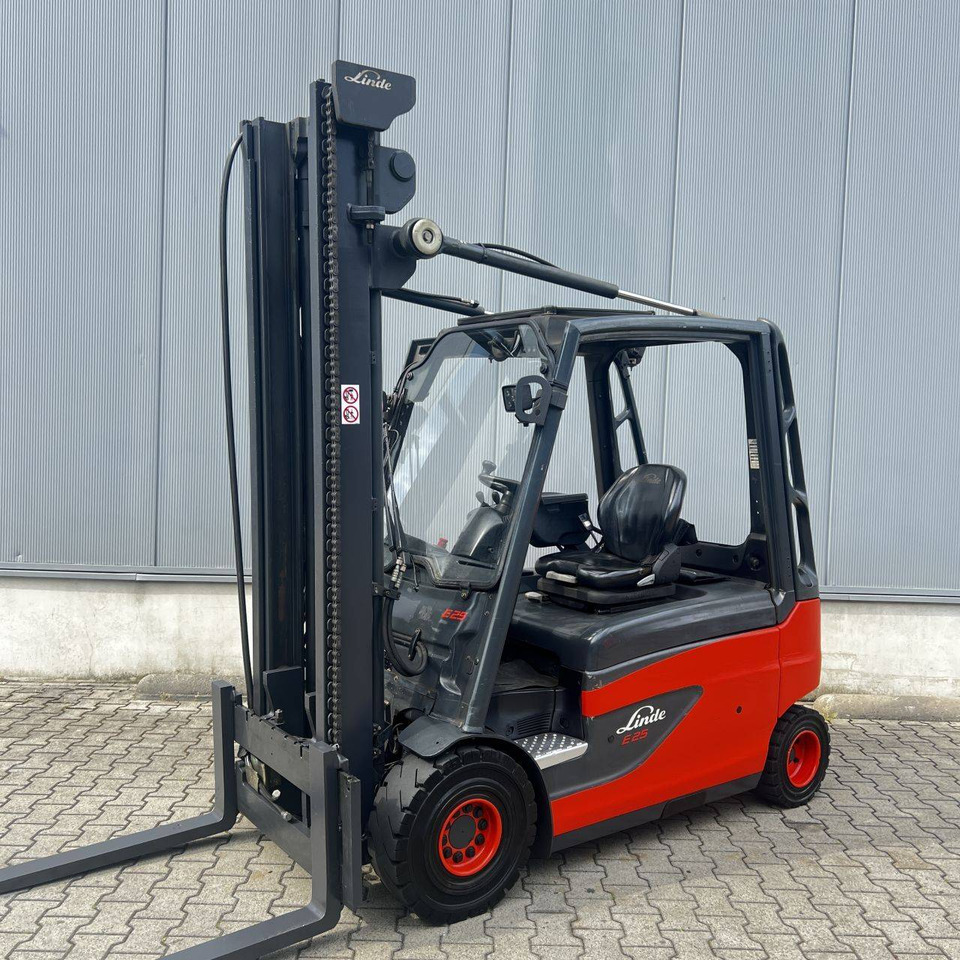 Linde E25L (387) - Elektrinis krautuvas: foto 1 Linde E25L (387) - Elektrinis krautuvas: foto 1