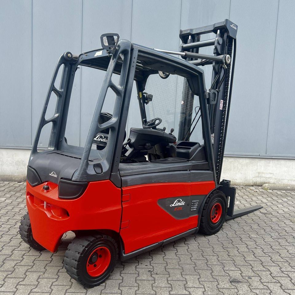 Linde E25L (387) - Elektrinis krautuvas: foto 2 Linde E25L (387) - Elektrinis krautuvas: foto 2