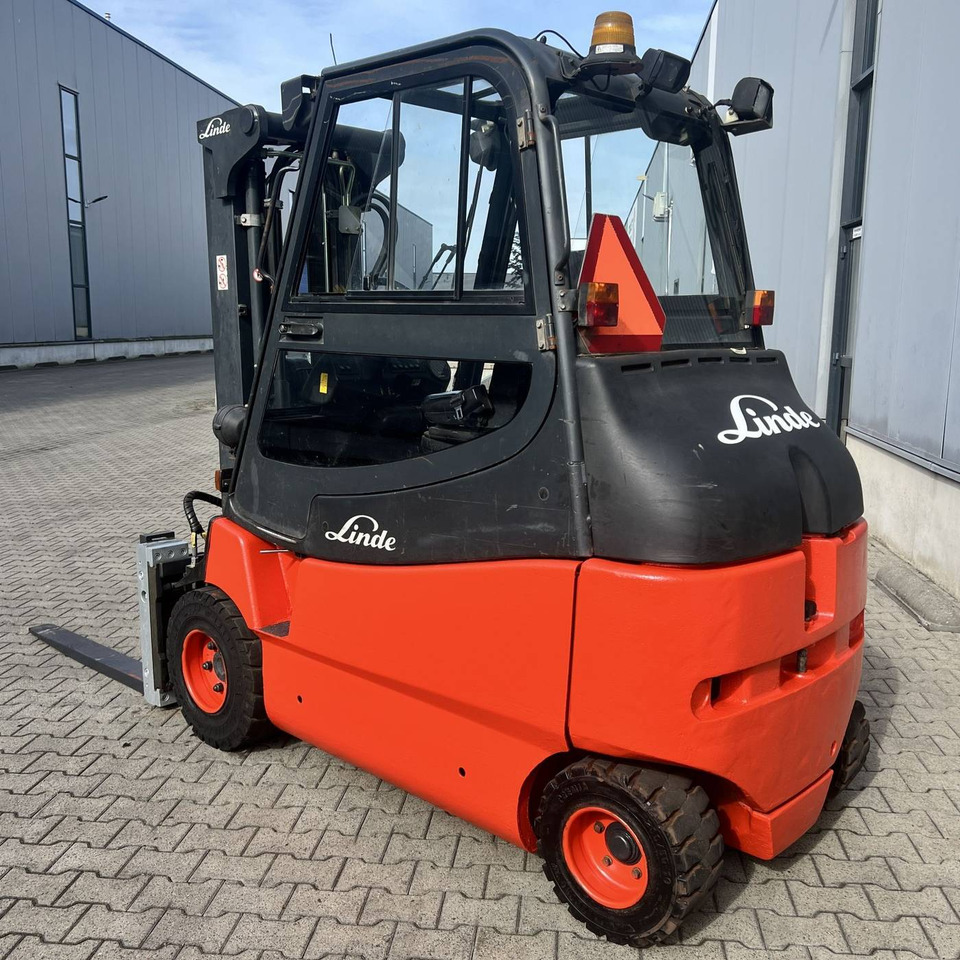 Linde E30-600S (336-03) - Elektrinis krautuvas: foto 4 Linde E30-600S (336-03) - Elektrinis krautuvas: foto 4