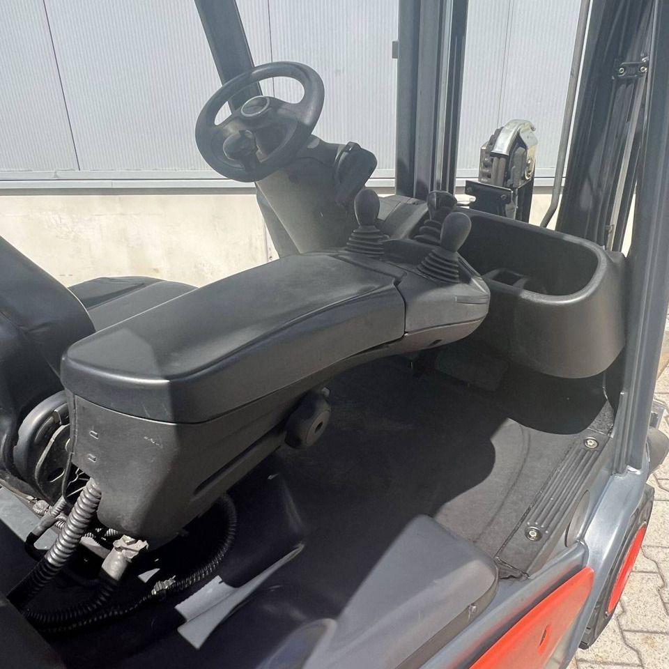 Linde H18T (391-02) EVO - Dujinis krautuvas: foto 3 Linde H18T (391-02) EVO - Dujinis krautuvas: foto 3