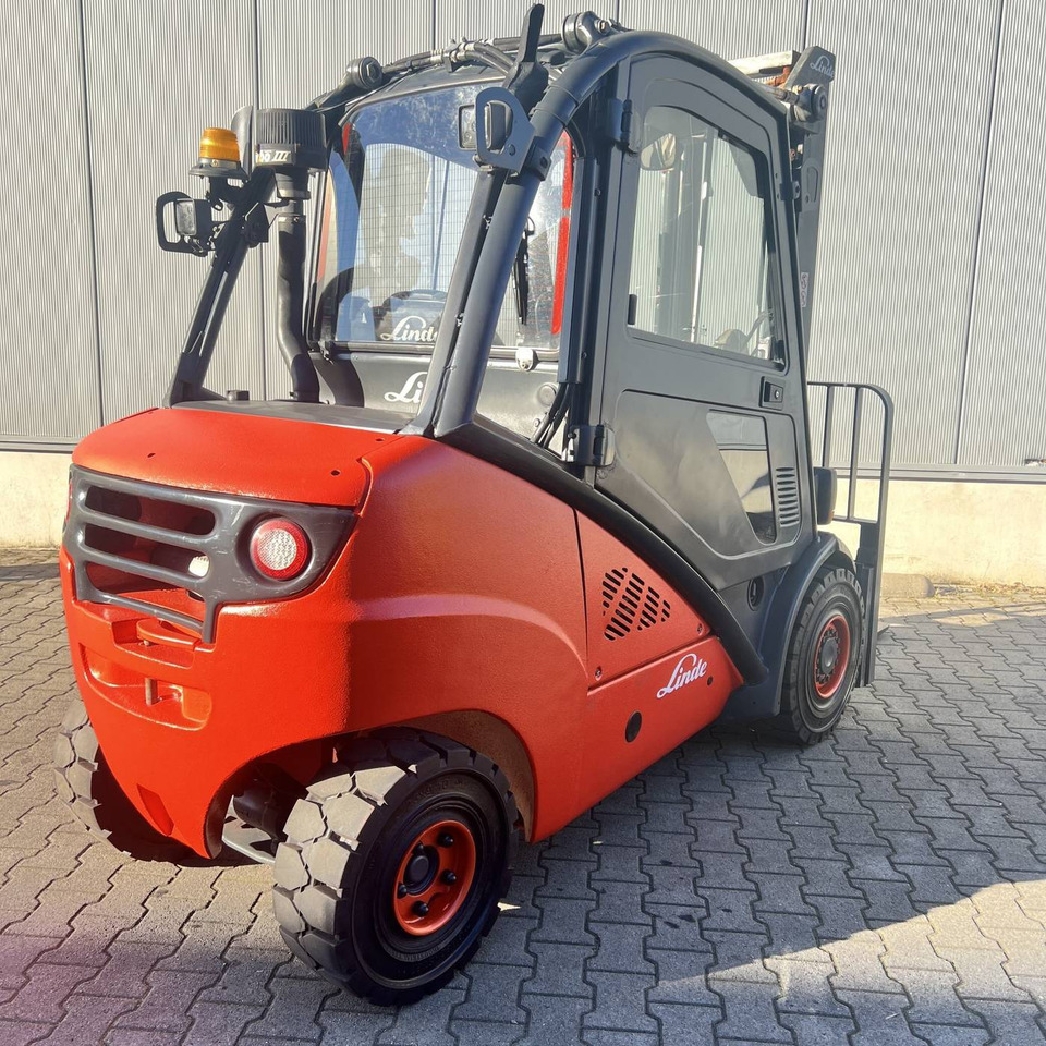 Linde H35D (393) - Dyzelinis krautuvas: foto 2 Linde H35D (393) - Dyzelinis krautuvas: foto 2
