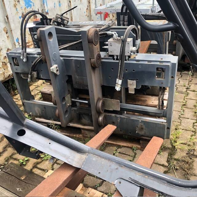 Integrated fork positioner shaft guid with side shift - Padargas: foto 2 Integrated fork positioner shaft guid with side shift - Padargas: foto 2
