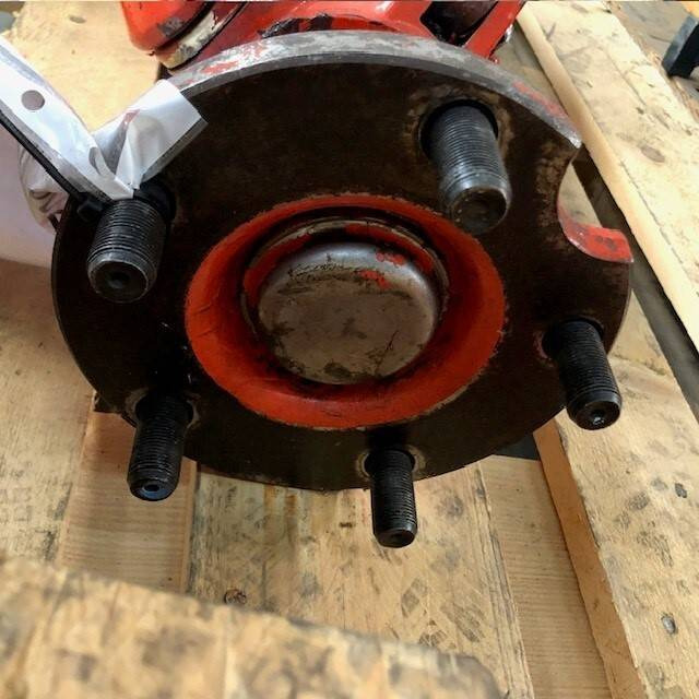 Rear axle AL30-01 2504 - Ašis ir dalys - Krovimo technika: foto 4 Rear axle AL30-01 2504 - Ašis ir dalys - Krovimo technika: foto 4