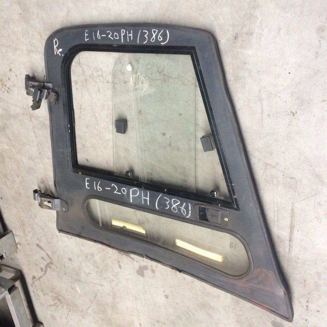 Right door for Linde, Series 386 - Durys ir dalys - Krovimo technika: foto 1 Right door for Linde, Series 386 - Durys ir dalys - Krovimo technika: foto 1