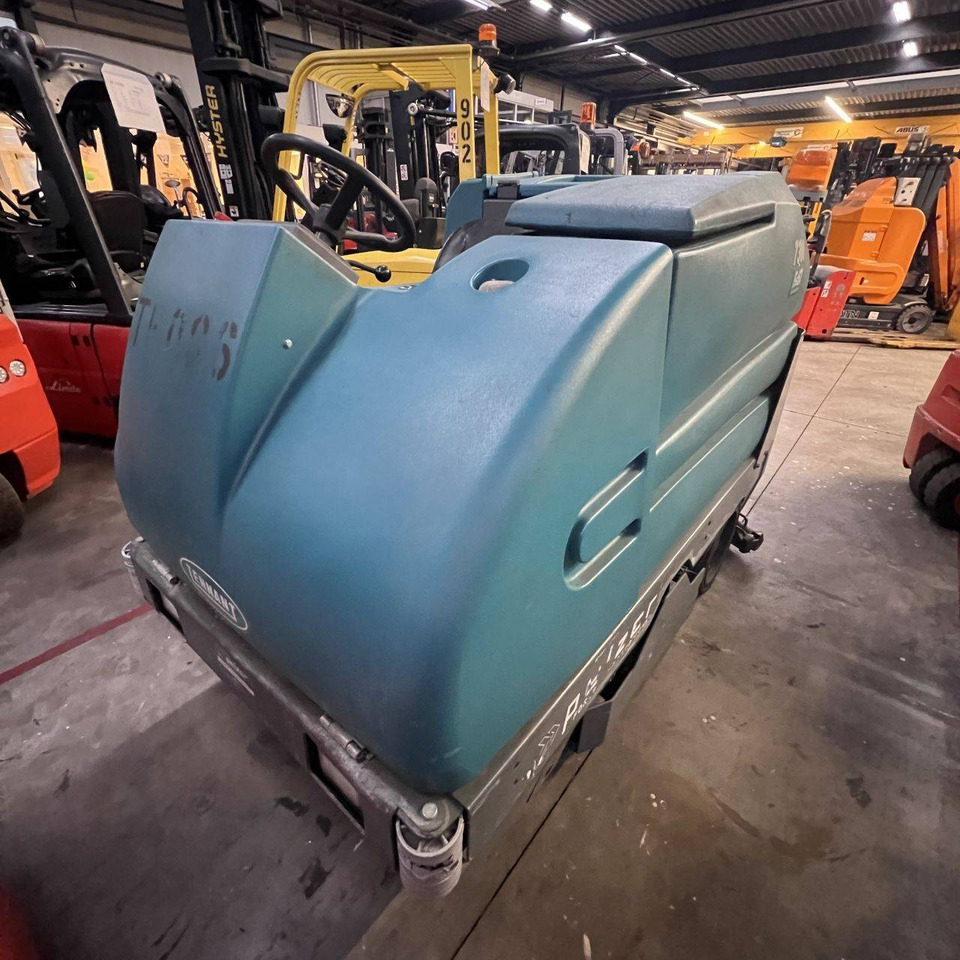 Tennant 7300 Fast - Grindų plovimo mašina: foto 4 Tennant 7300 Fast - Grindų plovimo mašina: foto 4