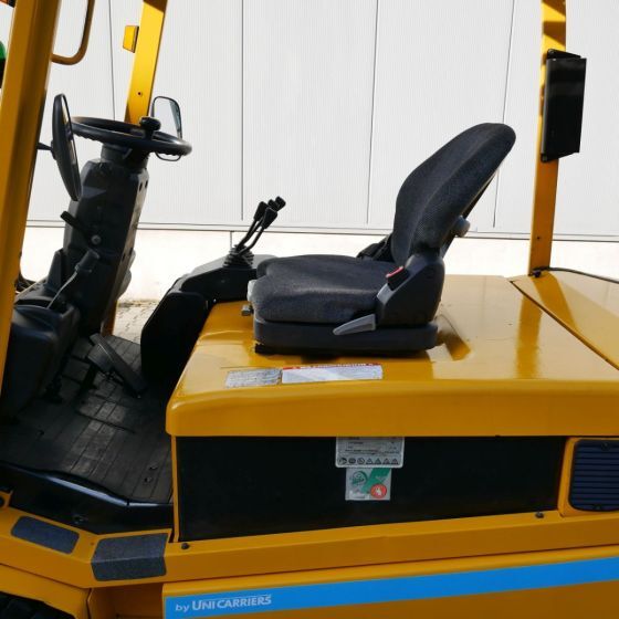 Unicarriers EH30L (G1Q2L30Q) - Elektrinis krautuvas: foto 4 Unicarriers EH30L (G1Q2L30Q) - Elektrinis krautuvas: foto 4