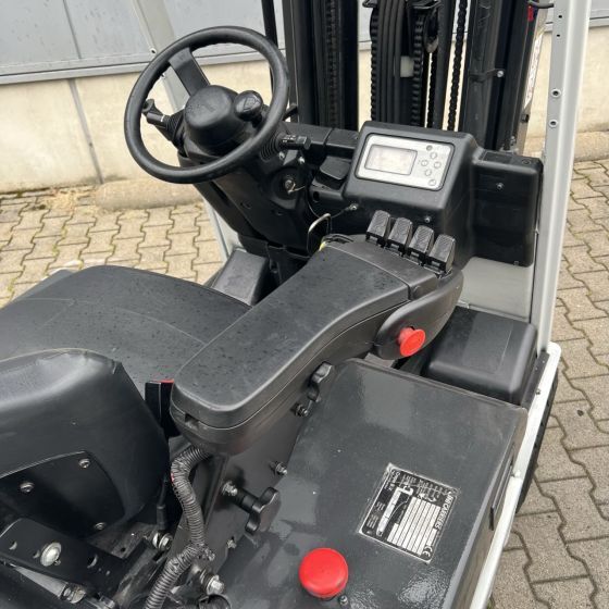 Unicarriers ET16 (AG1N12L16Q) - Elektrinis krautuvas: foto 4 Unicarriers ET16 (AG1N12L16Q) - Elektrinis krautuvas: foto 4