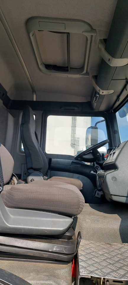 MAN HS 26 FNLC - Autocisterna: foto 5 MAN HS 26 FNLC - Autocisterna: foto 5