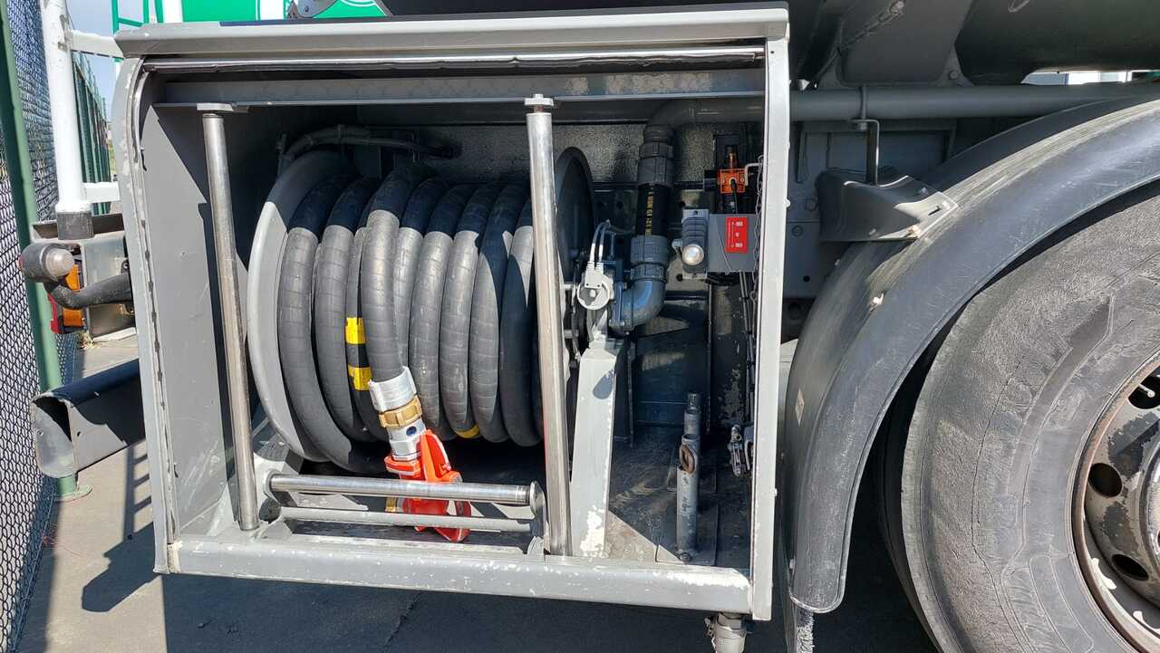 MERCEDES ACTROS - Autocisterna: foto 4 MERCEDES ACTROS - Autocisterna: foto 4