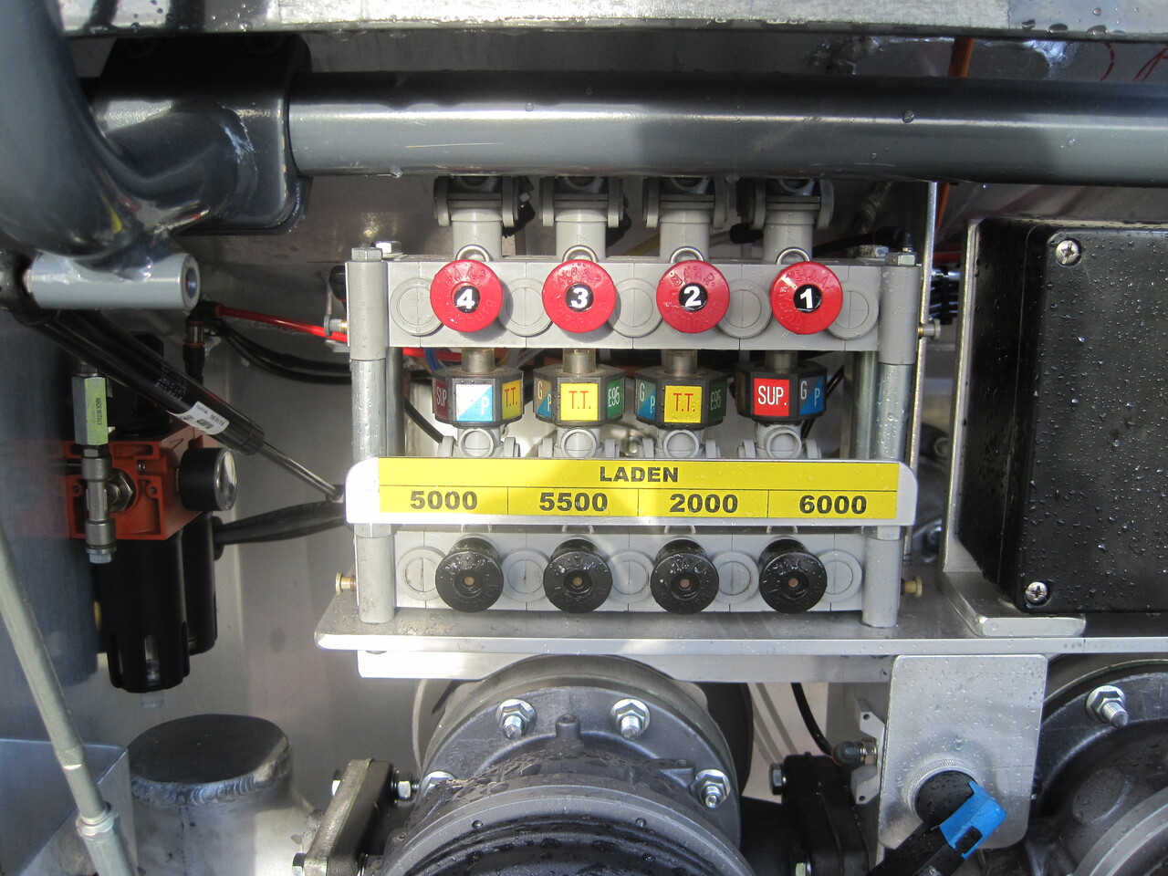 SCANIA G370 - Autocisterna: foto 4 SCANIA G370 - Autocisterna: foto 4