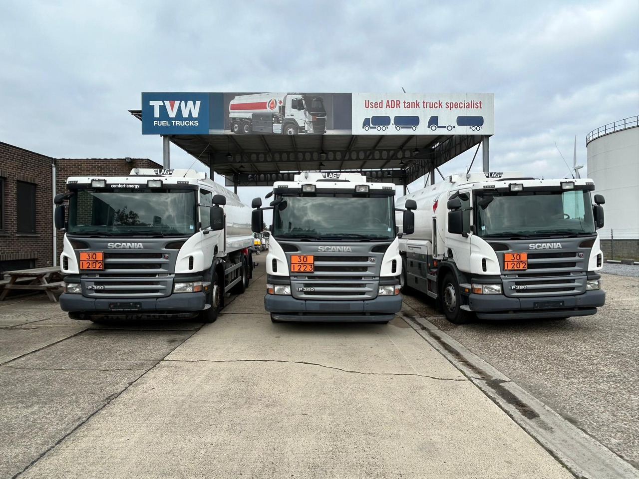 SCANIA P320/P360 (lot of 3) - Autocisterna: foto 2 SCANIA P320/P360 (lot of 3) - Autocisterna: foto 2