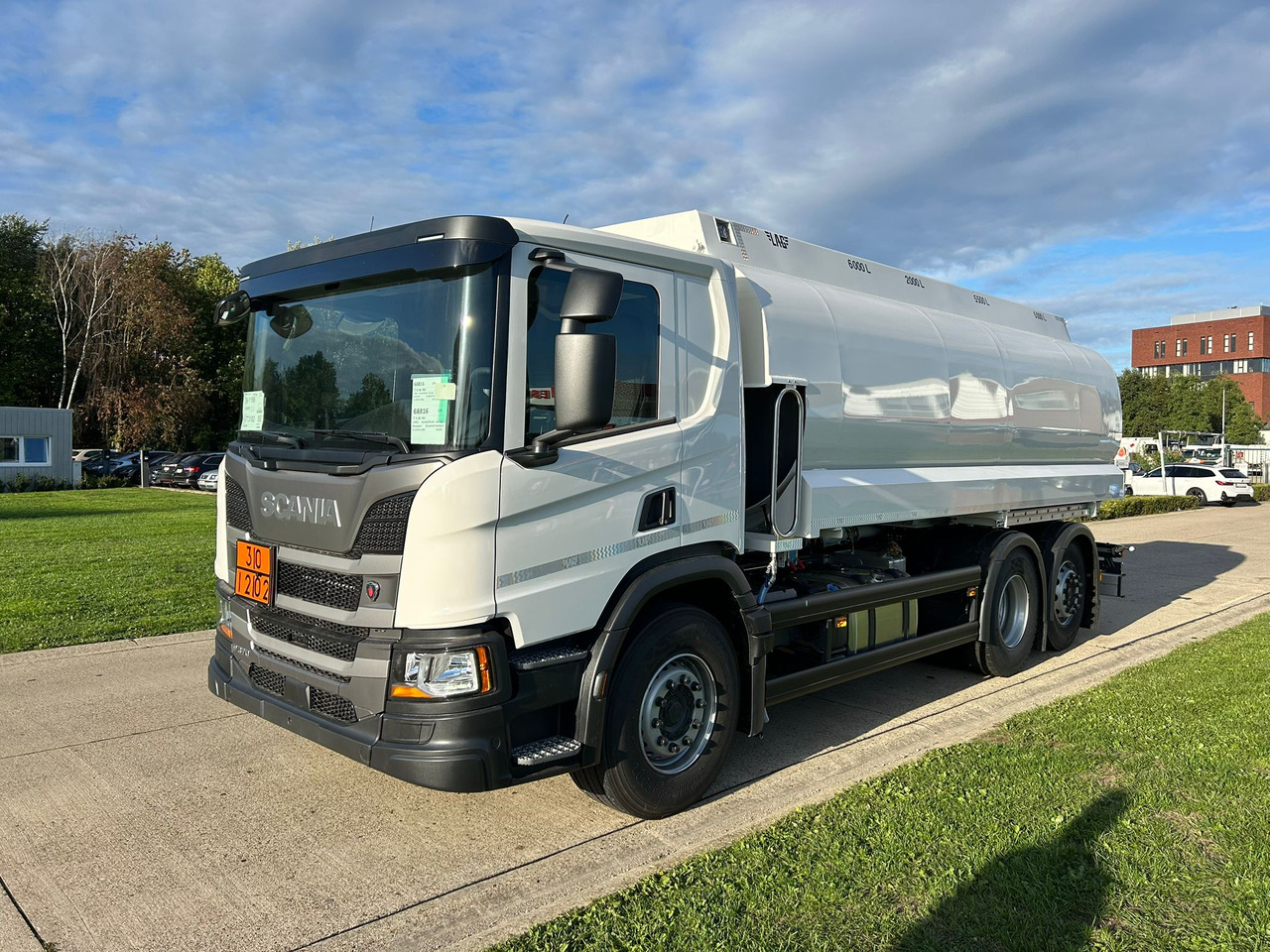 SCANIA P370 - Autocisterna: foto 1 SCANIA P370 - Autocisterna: foto 1