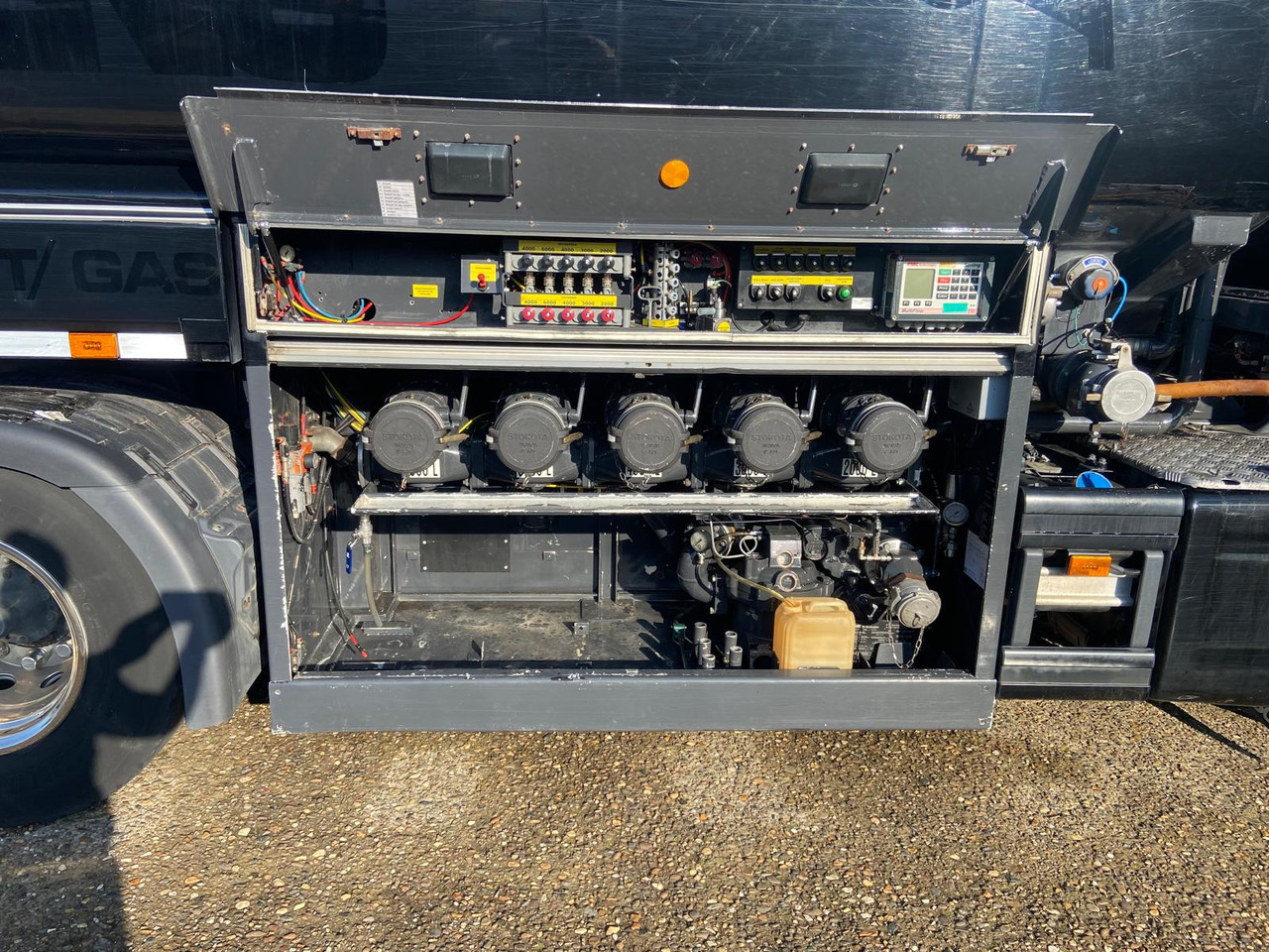 SCANIA P410 - Autocisterna: foto 3 SCANIA P410 - Autocisterna: foto 3