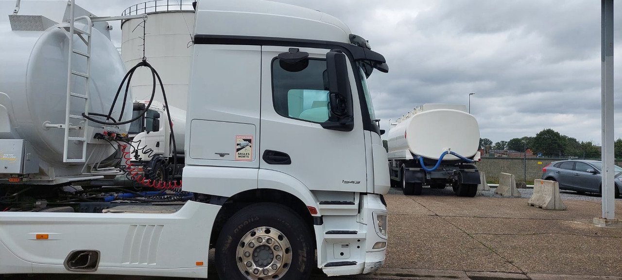 MERCEDES Actros - Vilkikas: foto 4 MERCEDES Actros - Vilkikas: foto 4