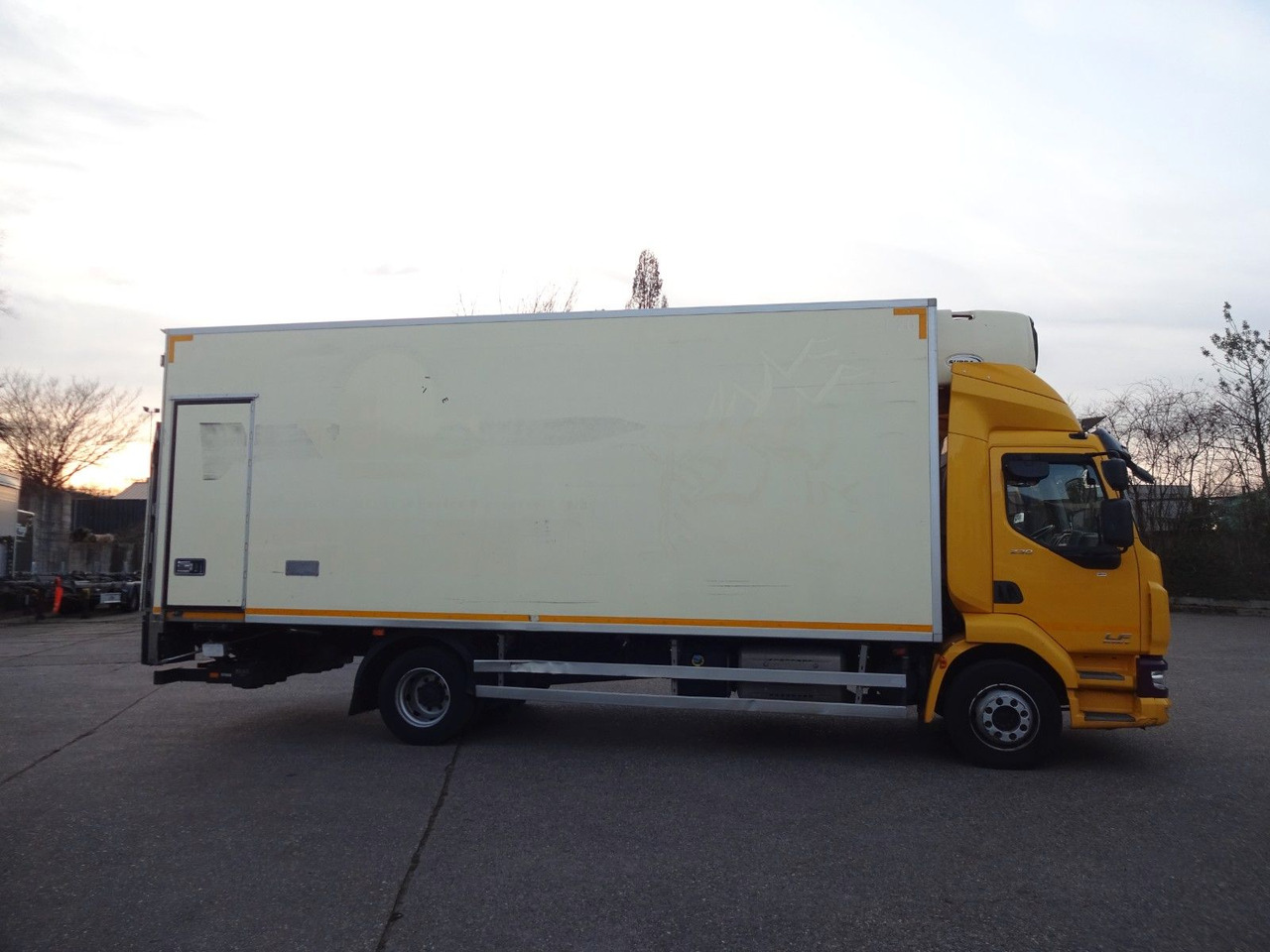 DAF LF 230, 12 T, LBW, Türen, Klima, Automat, Kamera - Refrižeratorius sunkvežimis: foto 4 DAF LF 230, 12 T, LBW, Türen, Klima, Automat, Kamera - Refrižeratorius sunkvežimis: foto 4