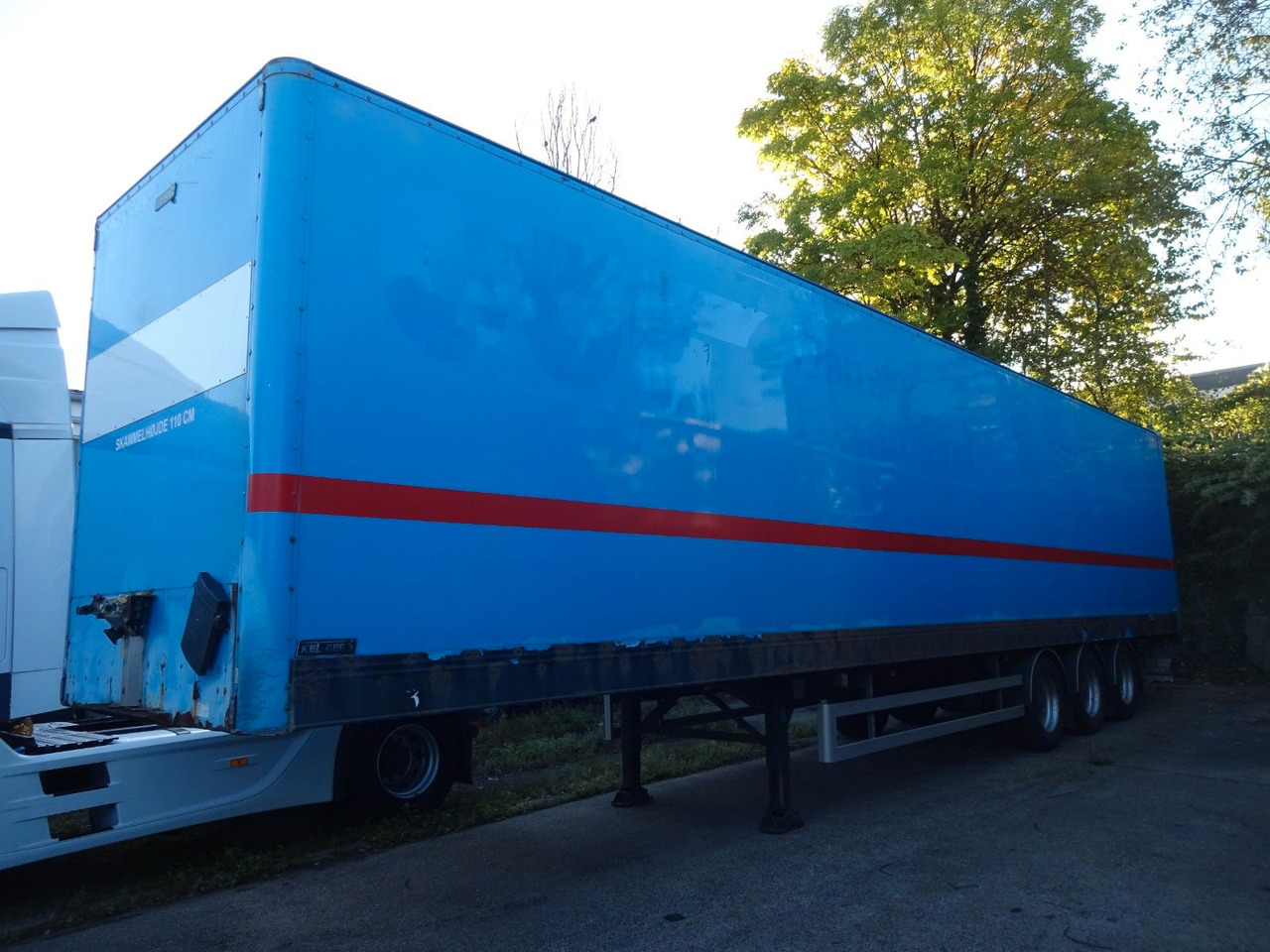 Kel-Berg 3 x Koffer, Doppelstock mit Balken - Furgonas puspriekabė: foto 3 Kel-Berg 3 x Koffer, Doppelstock mit Balken - Furgonas puspriekabė: foto 3