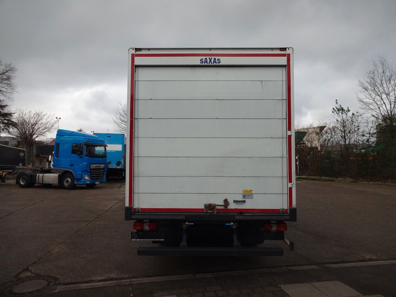 Furgonas su krovinių dėže Mercedes-Benz Atego 818, Koffer mit Rolltor: foto 6