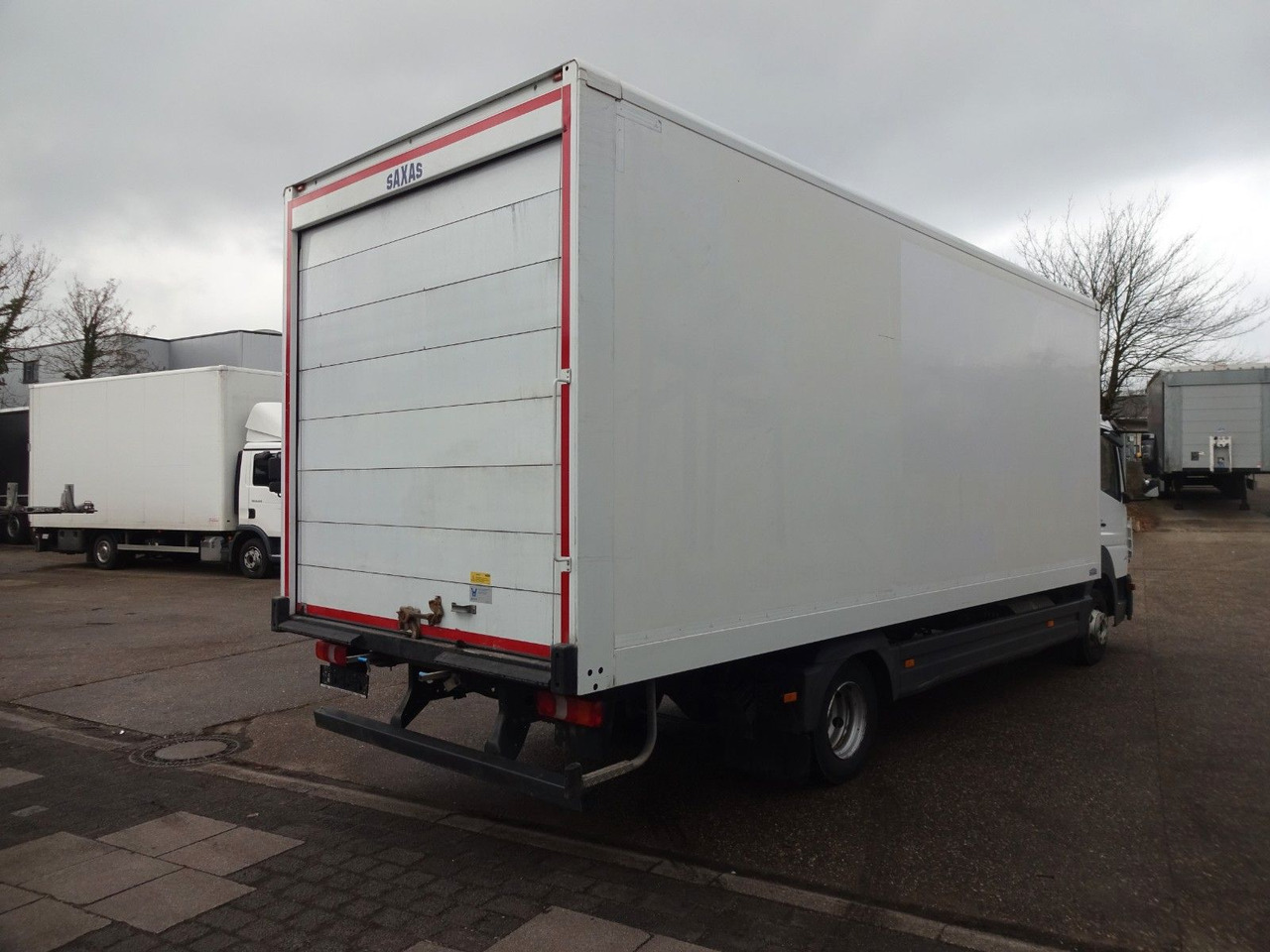 Furgonas su krovinių dėže Mercedes-Benz Atego 818, Koffer mit Rolltor: foto 7