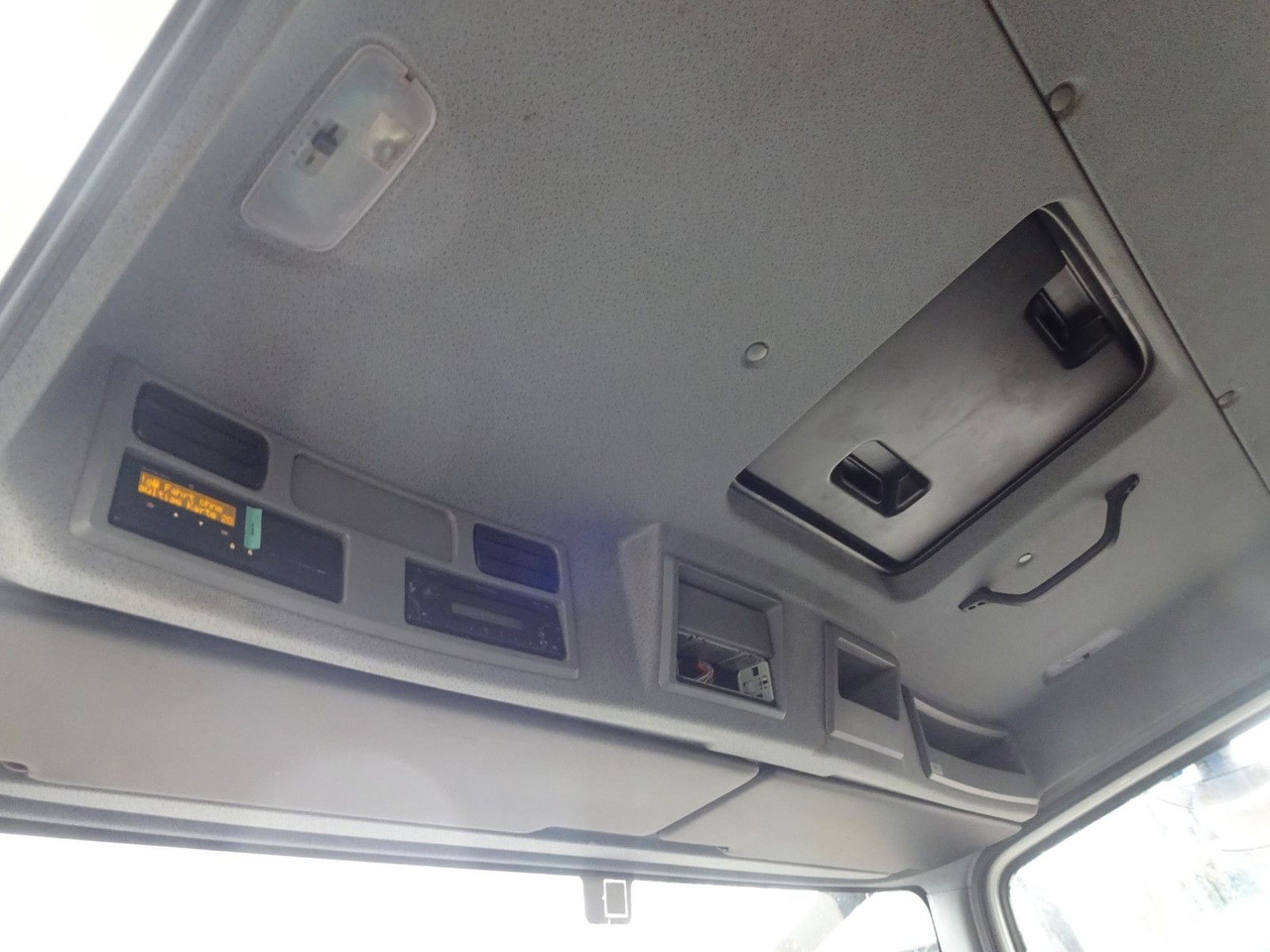 Furgonas su krovinių dėže Mercedes-Benz Atego 818, Koffer mit Rolltor: foto 13