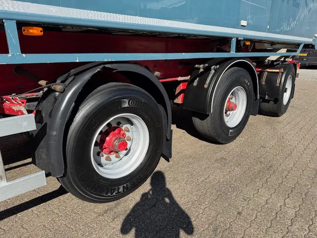 Bulthuis TATA 23 57m3 Stuuras Liftas 10T assen Klep/Deuren + bietenrek Nieuwe APK 8/2026 - Savivartis puspriekabė: foto 5 Bulthuis TATA 23 57m3 Stuuras Liftas 10T assen Klep/Deuren + bietenrek Nieuwe APK 8/2026 - Savivartis puspriekabė: foto 5
