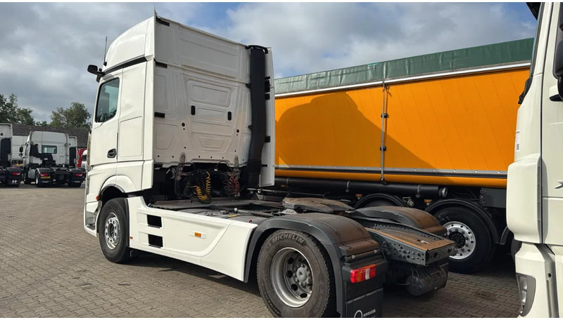 Mercedes-Benz Actros 1845 L Gigaspace 2x tank Standairco 5x available 20-12-2025 - Vilkikas: foto 3 Mercedes-Benz Actros 1845 L Gigaspace 2x tank Standairco 5x available 20-12-2025 - Vilkikas: foto 3