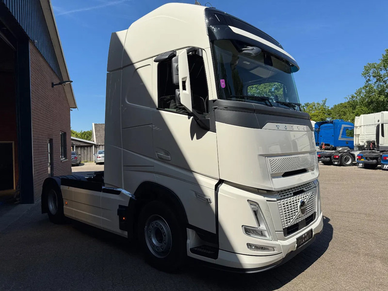 Volvo FH 500 AERO NEW! 9 Ton Vooras Globetrotter XL, PTO, ACC, Standairco, 2 tanks, LED - Vilkikas: foto 2 Volvo FH 500 AERO NEW! 9 Ton Vooras Globetrotter XL, PTO, ACC, Standairco, 2 tanks, LED - Vilkikas: foto 2