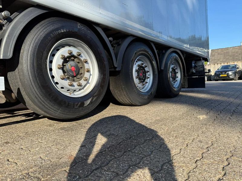 Kraker CF 200 92m3 Liftas Cargo Floor 10MM - Su slankiojanciomis grindimis puspriekabė: foto 4 Kraker CF 200 92m3 Liftas Cargo Floor 10MM - Su slankiojanciomis grindimis puspriekabė: foto 4