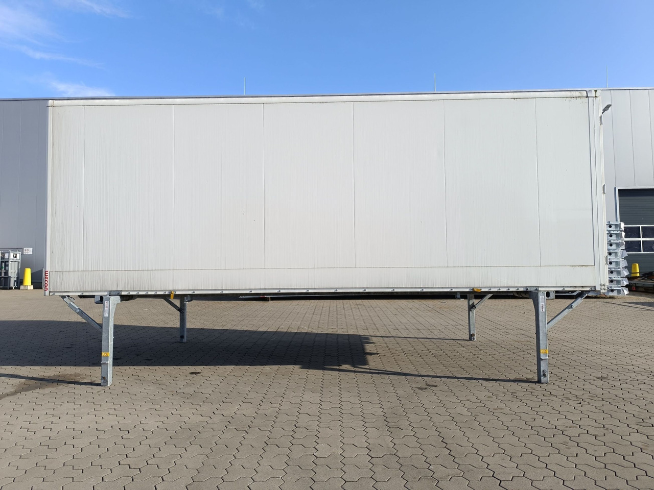 BDF-System, 7.450 mm lang, SONDERPREIS MESSEAUFBAU, - Kėbulas - furgonas: foto 1 BDF-System, 7.450 mm lang, SONDERPREIS MESSEAUFBAU, - Kėbulas - furgonas: foto 1