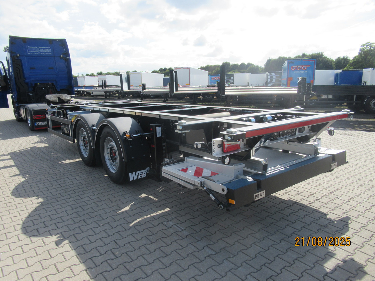 System Trailers BDF-System, Standard ohne Zulassung, mit Ladebordwand - Furgonas priekaba: foto 4 System Trailers BDF-System, Standard ohne Zulassung, mit Ladebordwand - Furgonas priekaba: foto 4