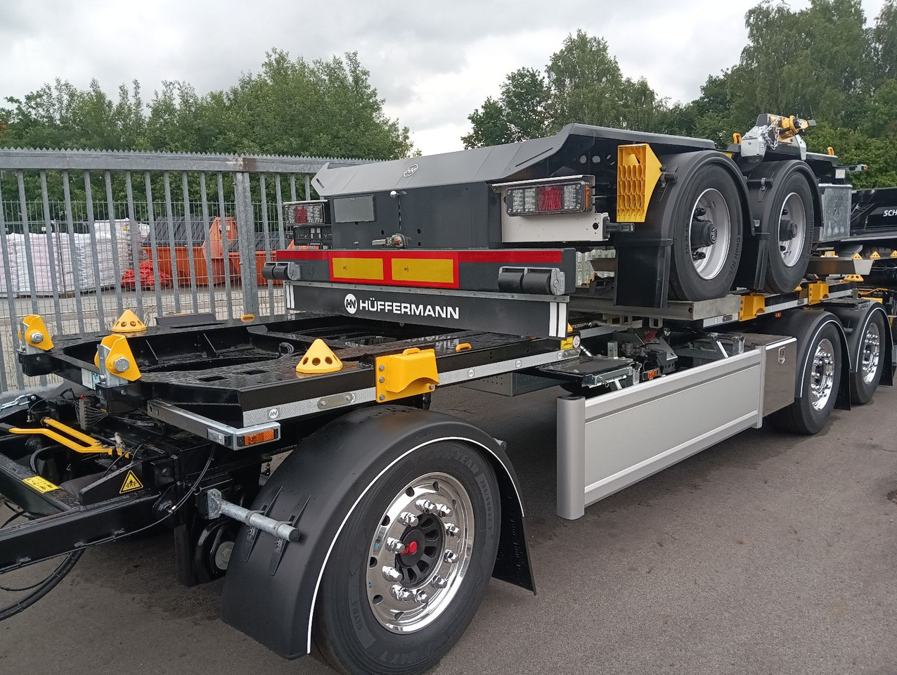 Hüffermann 3-A VARIO-CARRIER SAF NEU VERZINKT LiftAlufelgen - Kablio/ Skip loader priekaba: foto 1 Hüffermann 3-A VARIO-CARRIER SAF NEU VERZINKT LiftAlufelgen - Kablio/ Skip loader priekaba: foto 1