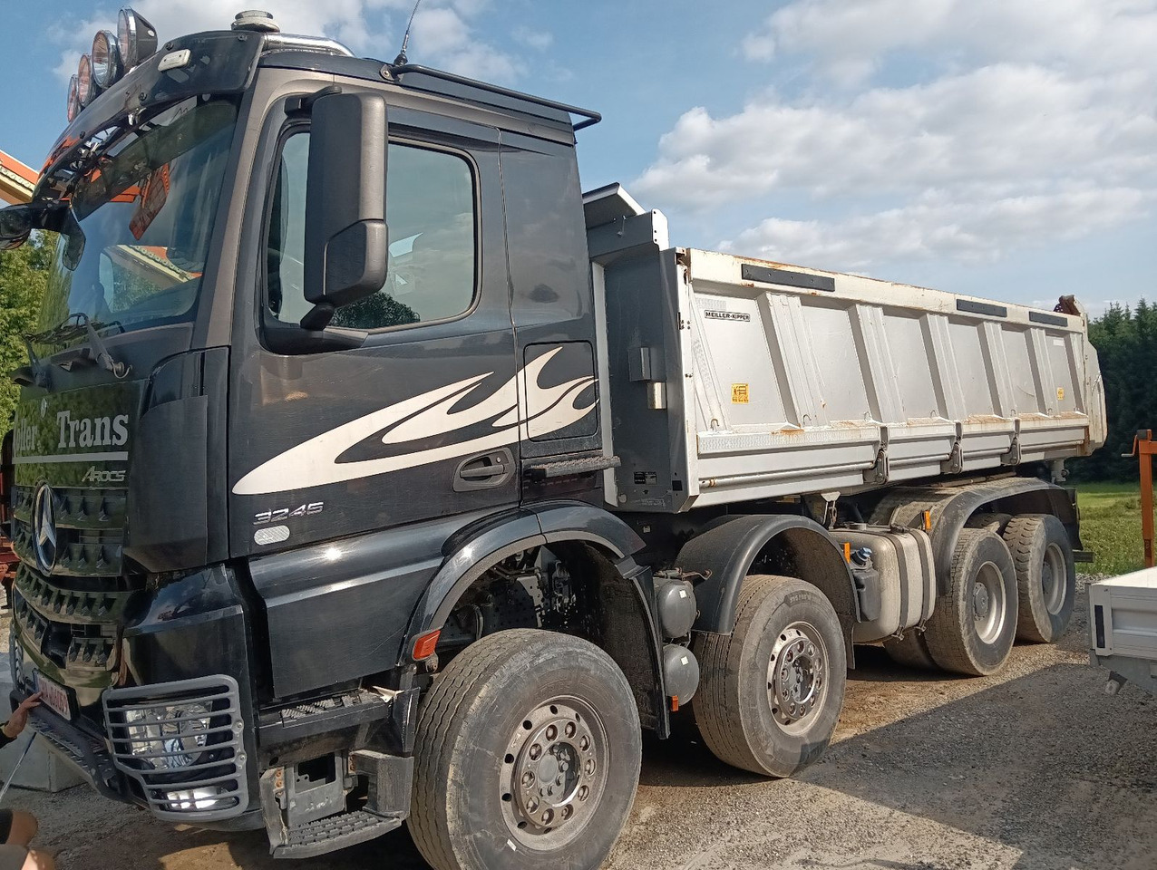 Mercedes-Benz AROCS 3246 8x4 MEILLER 3-Seiten Bordmatic SCHALT - Savivartis sunkvežimis: foto 3 Mercedes-Benz AROCS 3246 8x4 MEILLER 3-Seiten Bordmatic SCHALT - Savivartis sunkvežimis: foto 3