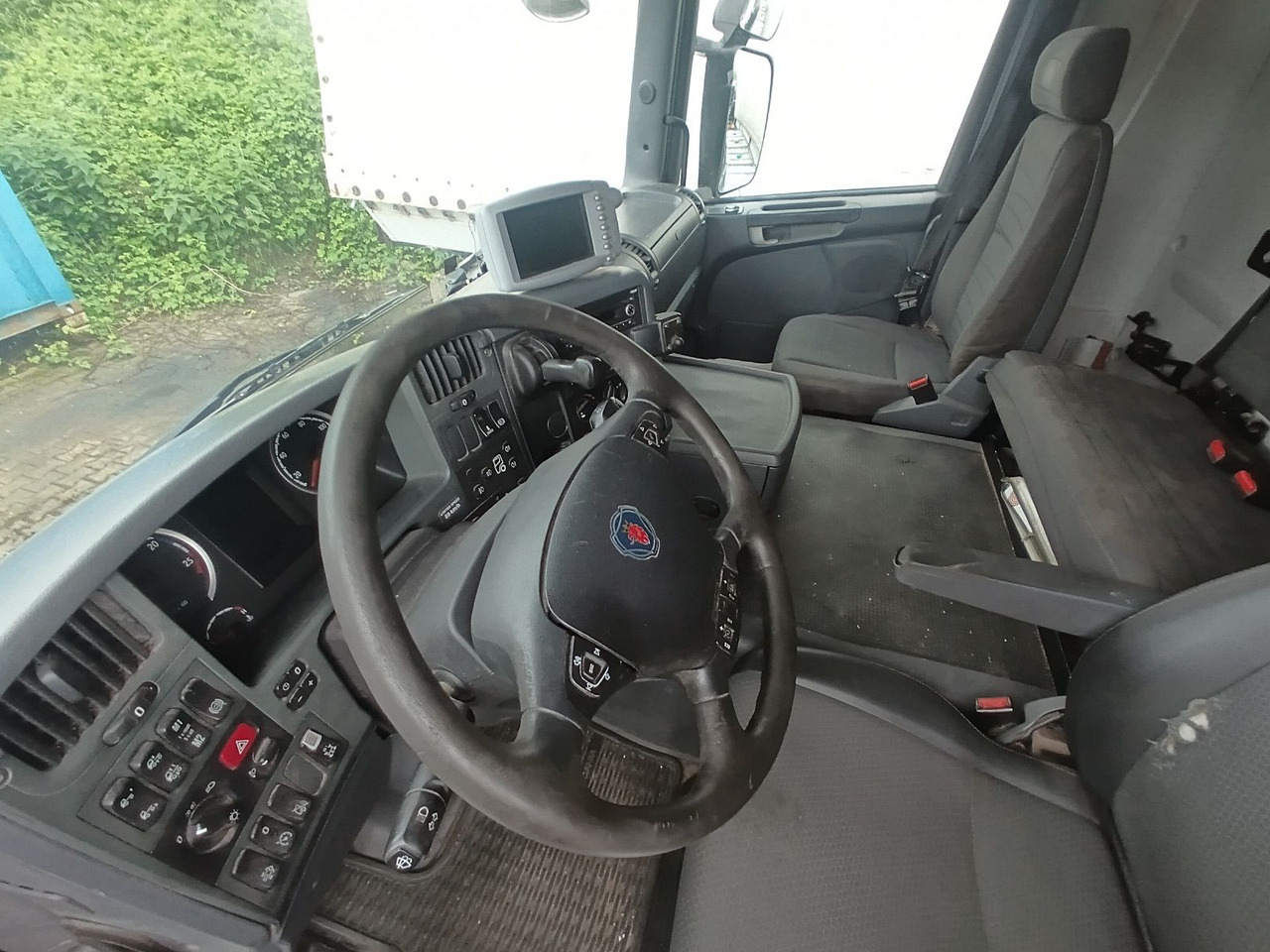 Scania G360 6x2 RETARDER FAUN ROTOPRESS 521L Zöller 230 - Šiukšliavežis: foto 5 Scania G360 6x2 RETARDER FAUN ROTOPRESS 521L Zöller 230 - Šiukšliavežis: foto 5