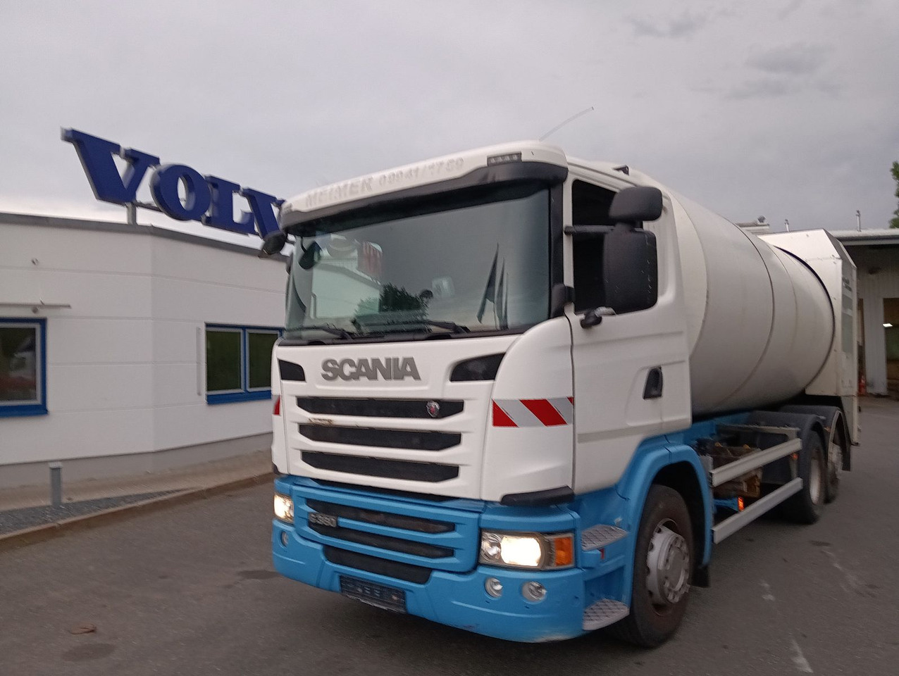 Scania G360 6x2 RETARDER FAUN ROTOPRESS 521L Zöller 230 - Šiukšliavežis: foto 1 Scania G360 6x2 RETARDER FAUN ROTOPRESS 521L Zöller 230 - Šiukšliavežis: foto 1