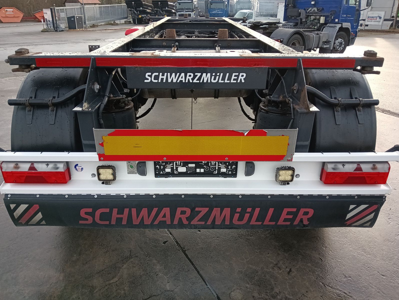 Schwarzmüller 2-A BDF 1,22/1,32 ALCOA Alufelgen ADR 120tkm TÜV Schwarzmüller 2-A BDF 1,22/1,32 ALCOA Alufelgen ADR 120tkm TÜV - Konteineris-vežimus/ Sukeisti kūną priekaba: foto 1 Schwarzmüller 2-A BDF 1,22/1,32 ALCOA Alufelgen ADR 120tkm TÜV Schwarzmüller 2-A BDF 1,22/1,32 ALCOA Alufelgen ADR 120tkm TÜV - Konteineris-vežimus/ Sukeisti kūną priekaba: foto 1