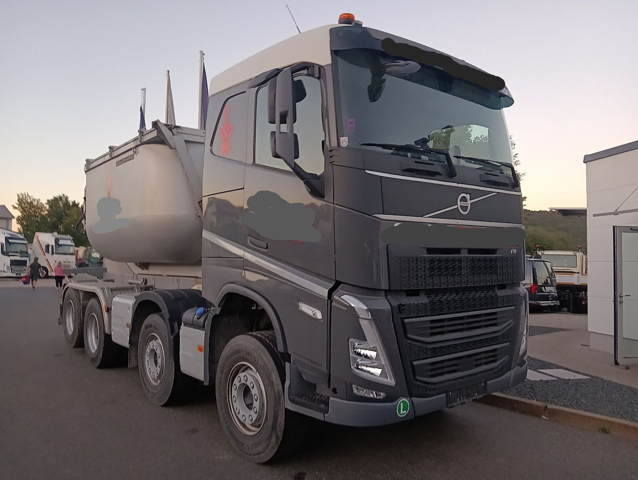 Volvo FH500 8x4R RETARDER LIFT MEILLER-Asphalt FunkAHK - Savivartis sunkvežimis: foto 2 Volvo FH500 8x4R RETARDER LIFT MEILLER-Asphalt FunkAHK - Savivartis sunkvežimis: foto 2