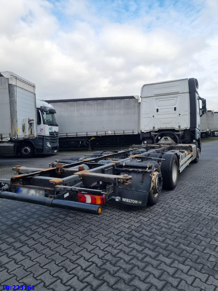 MERCEDES-BENZ Actros 2542 BDF 6x2 Euro6 - Važiuoklės sunkvežimis: foto 4 MERCEDES-BENZ Actros 2542 BDF 6x2 Euro6 - Važiuoklės sunkvežimis: foto 4