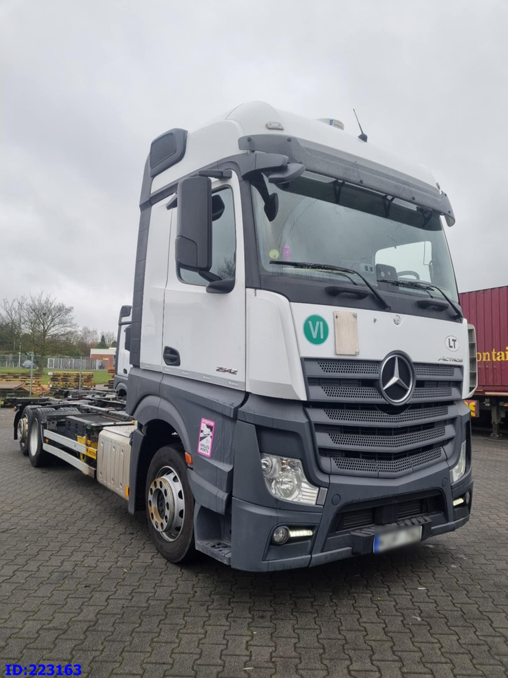 MERCEDES-BENZ Actros 2542 BDF 6x2 Euro6 - Važiuoklės sunkvežimis: foto 1 MERCEDES-BENZ Actros 2542 BDF 6x2 Euro6 - Važiuoklės sunkvežimis: foto 1