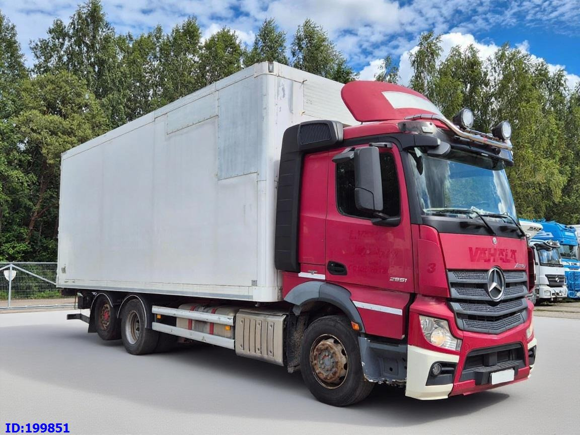 MERCEDES-BENZ Actros 2551 6x2 Euro5 - Furgonas sunkvežimis: foto 2 MERCEDES-BENZ Actros 2551 6x2 Euro5 - Furgonas sunkvežimis: foto 2