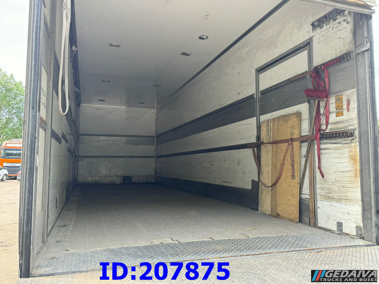 MERCEDES-BENZ Axor 1829 - Euro5 - Manual - Izoterminis sunkvežimis: foto 5 MERCEDES-BENZ Axor 1829 - Euro5 - Manual - Izoterminis sunkvežimis: foto 5