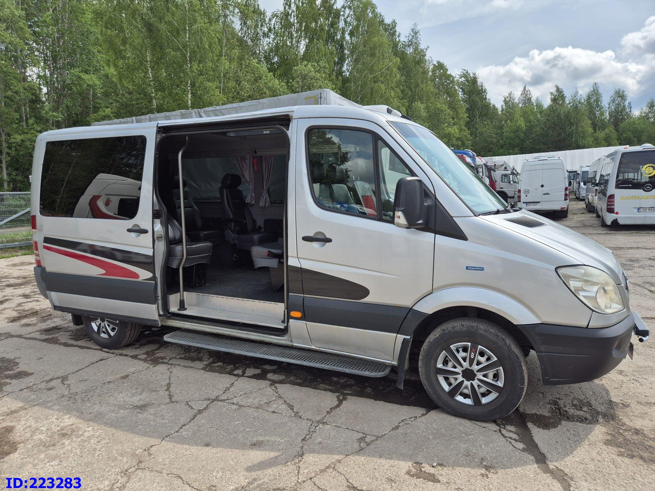 MERCEDES-BENZ Sprinter 313 - Kasten VIP -Euro5 - Turistinis autobusas: foto 4 MERCEDES-BENZ Sprinter 313 - Kasten VIP -Euro5 - Turistinis autobusas: foto 4