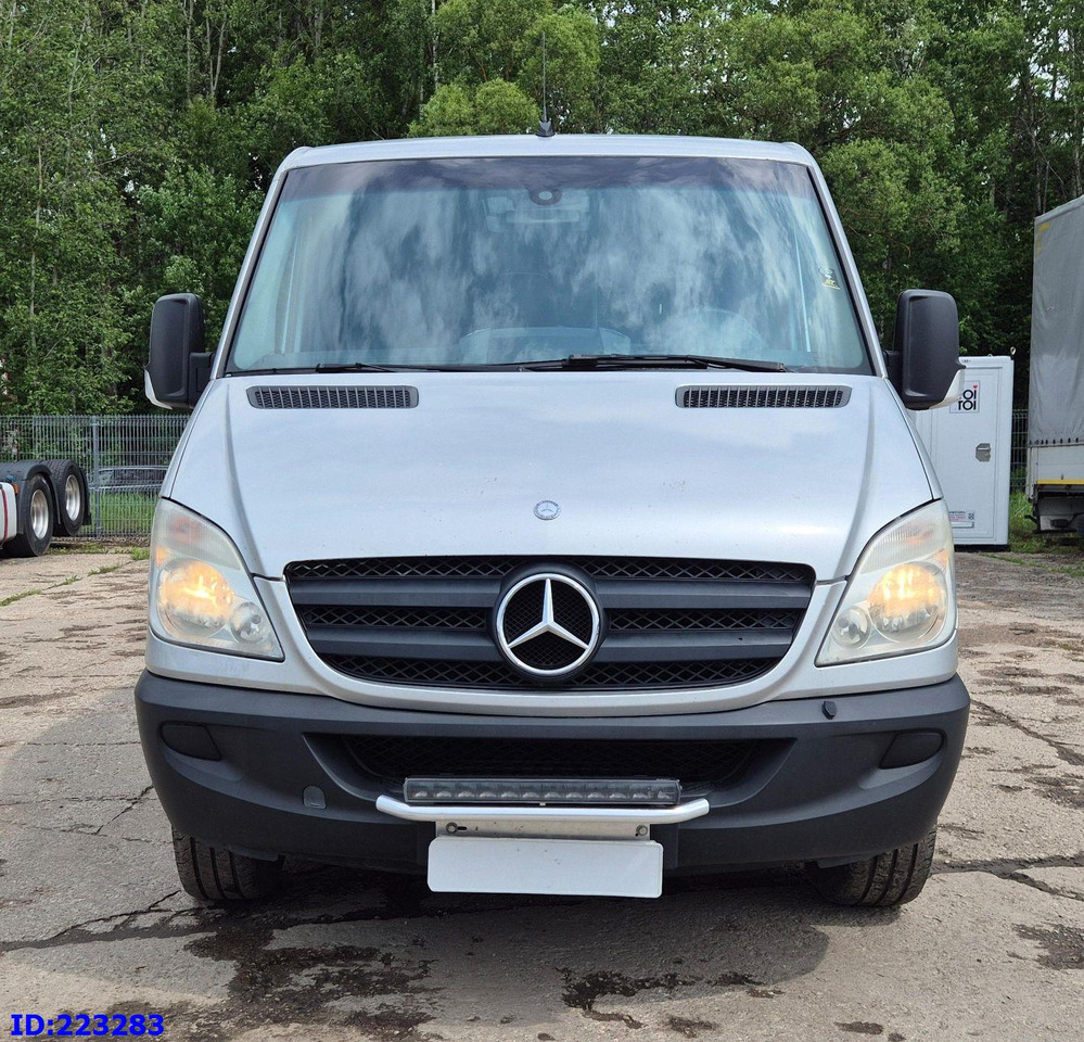 MERCEDES-BENZ Sprinter 313 - Kasten VIP -Euro5 - Turistinis autobusas: foto 2 MERCEDES-BENZ Sprinter 313 - Kasten VIP -Euro5 - Turistinis autobusas: foto 2