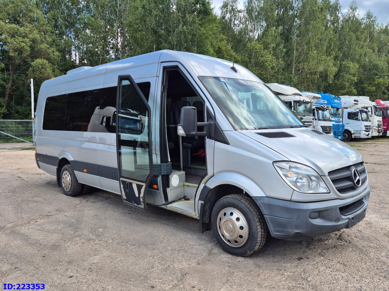 MERCEDES-BENZ Sprinter 518 - 23 Seater - Turistinis autobusas: foto 4 MERCEDES-BENZ Sprinter 518 - 23 Seater - Turistinis autobusas: foto 4