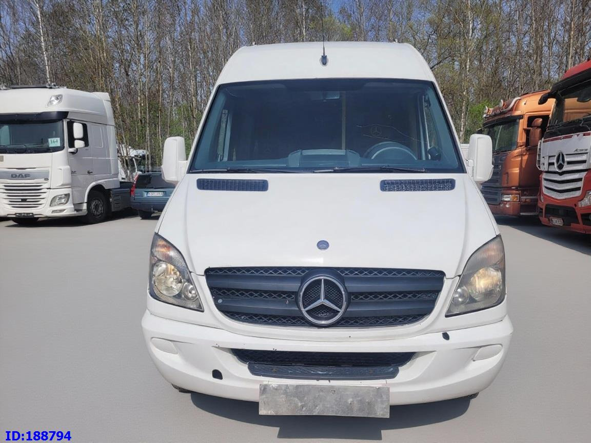 MERCEDES-BENZ Sprinter 518 - Kasten VIP - 20 Seater - Mikroautobusas, Keleivinis furgonas: foto 2 MERCEDES-BENZ Sprinter 518 - Kasten VIP - 20 Seater - Mikroautobusas, Keleivinis furgonas: foto 2