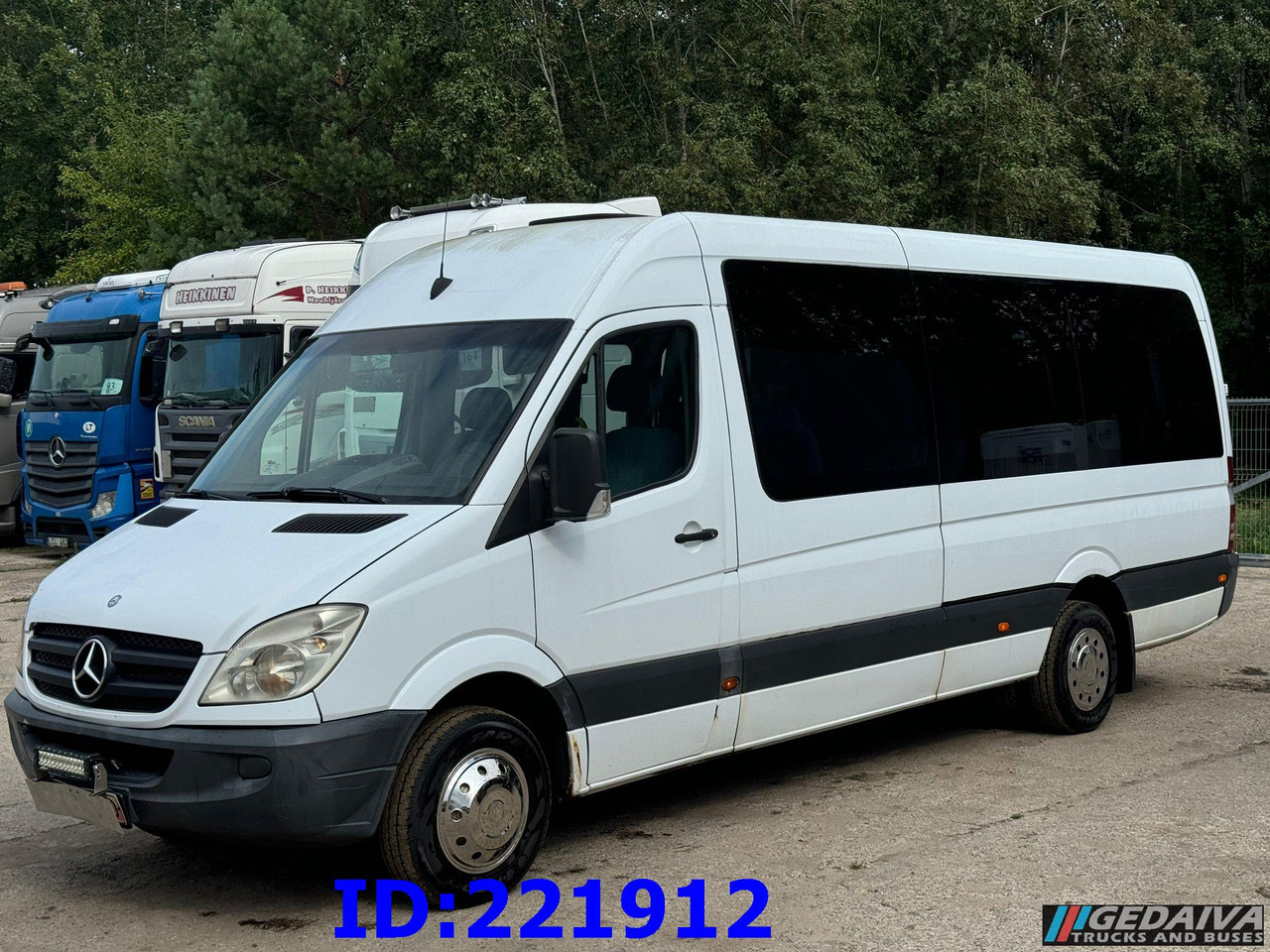 MERCEDES-BENZ Sprinter 518 VIP 17-Place - Turistinis autobusas: foto 1 MERCEDES-BENZ Sprinter 518 VIP 17-Place - Turistinis autobusas: foto 1